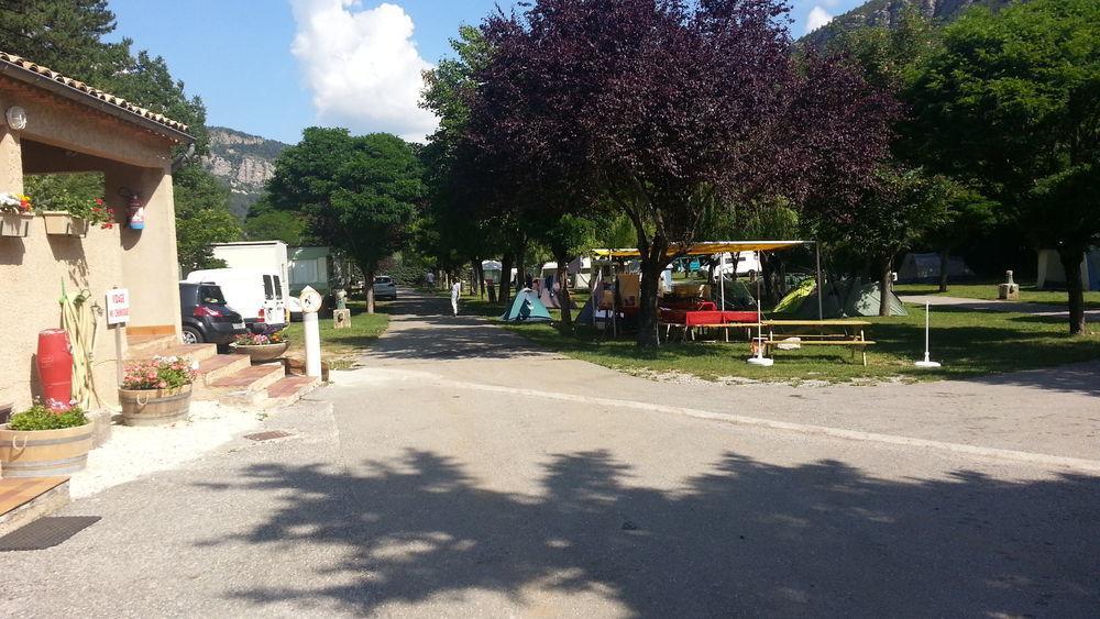 Camping Du Lac Saint-Julien-du-Verdon Exteriör bild